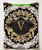Versace V Logo Bag Floral Baroque Print Flannel Throw Blanket Luxury Black Gold and White Sofa Cover Blanket IMG_1534